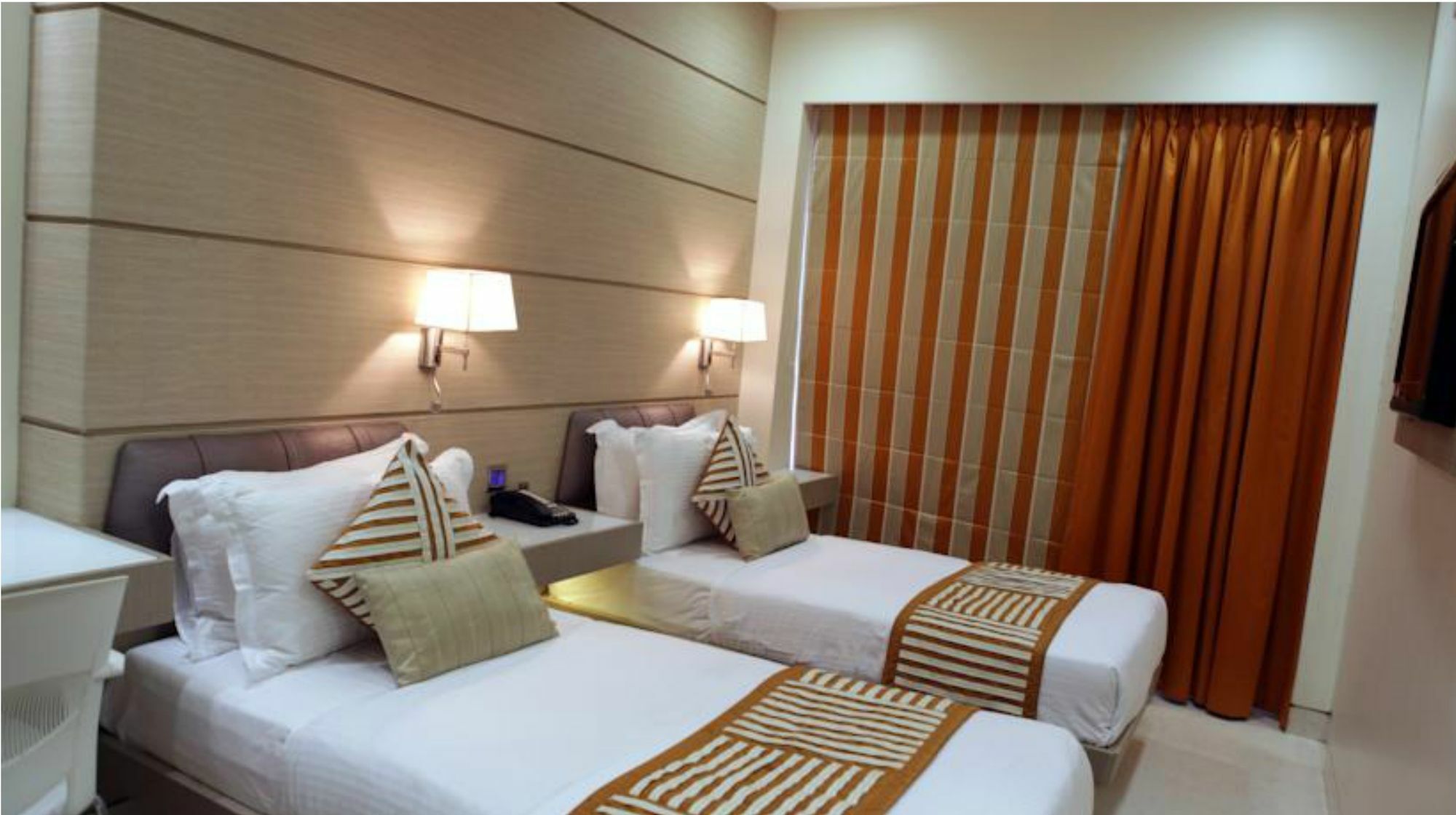 Residency Hotel Fort Мумбаи Экстерьер фото