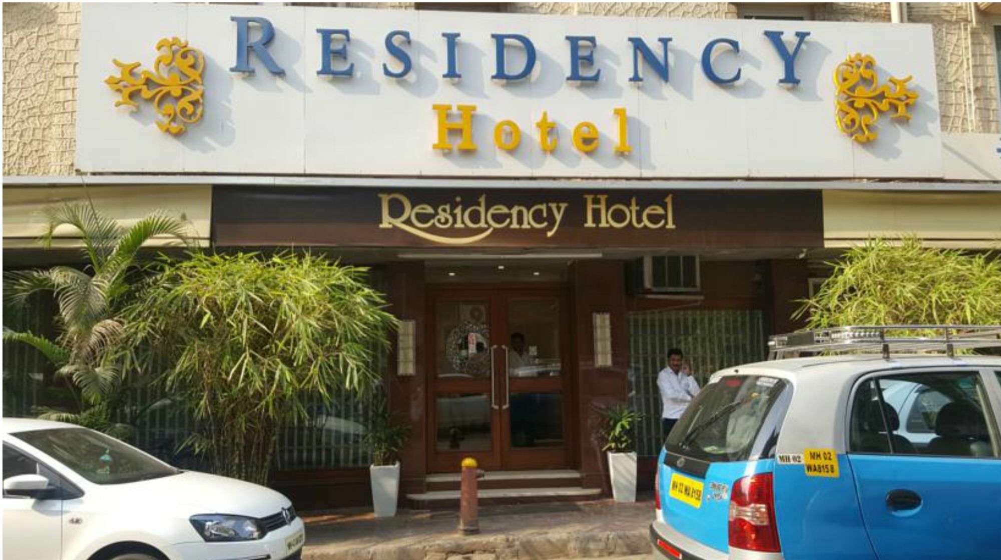Residency Hotel Fort Мумбаи Экстерьер фото